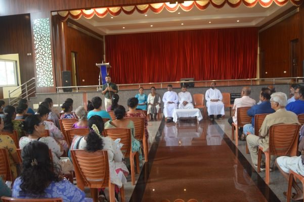 Moodubelle Parishioners Accord Heartfelt Farewell to Fr. Rickson Monteiro - Photo 14